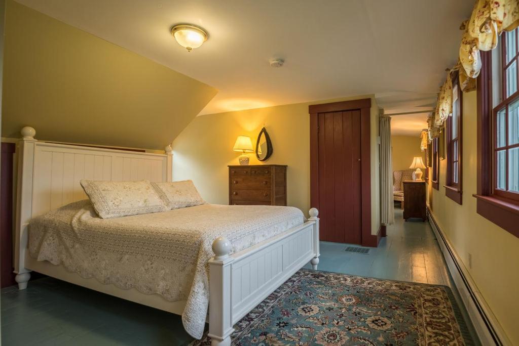 Inn At Valley Farms Walpole Room photo