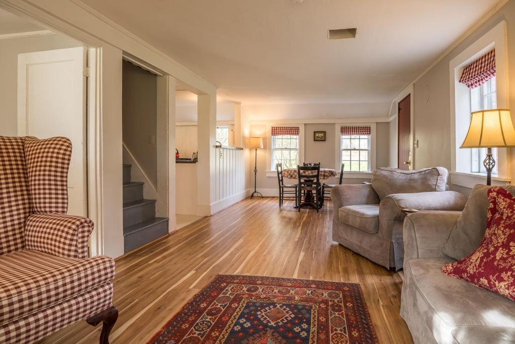 Inn At Valley Farms Walpole Room photo