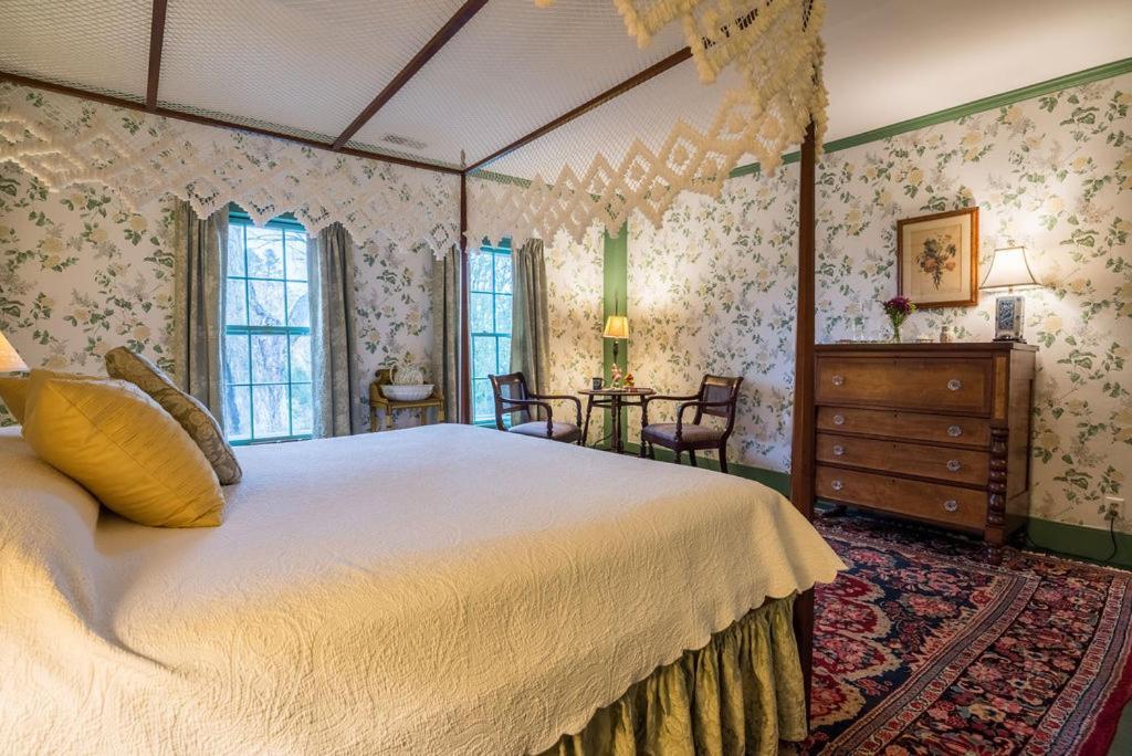 Inn At Valley Farms Walpole Room photo